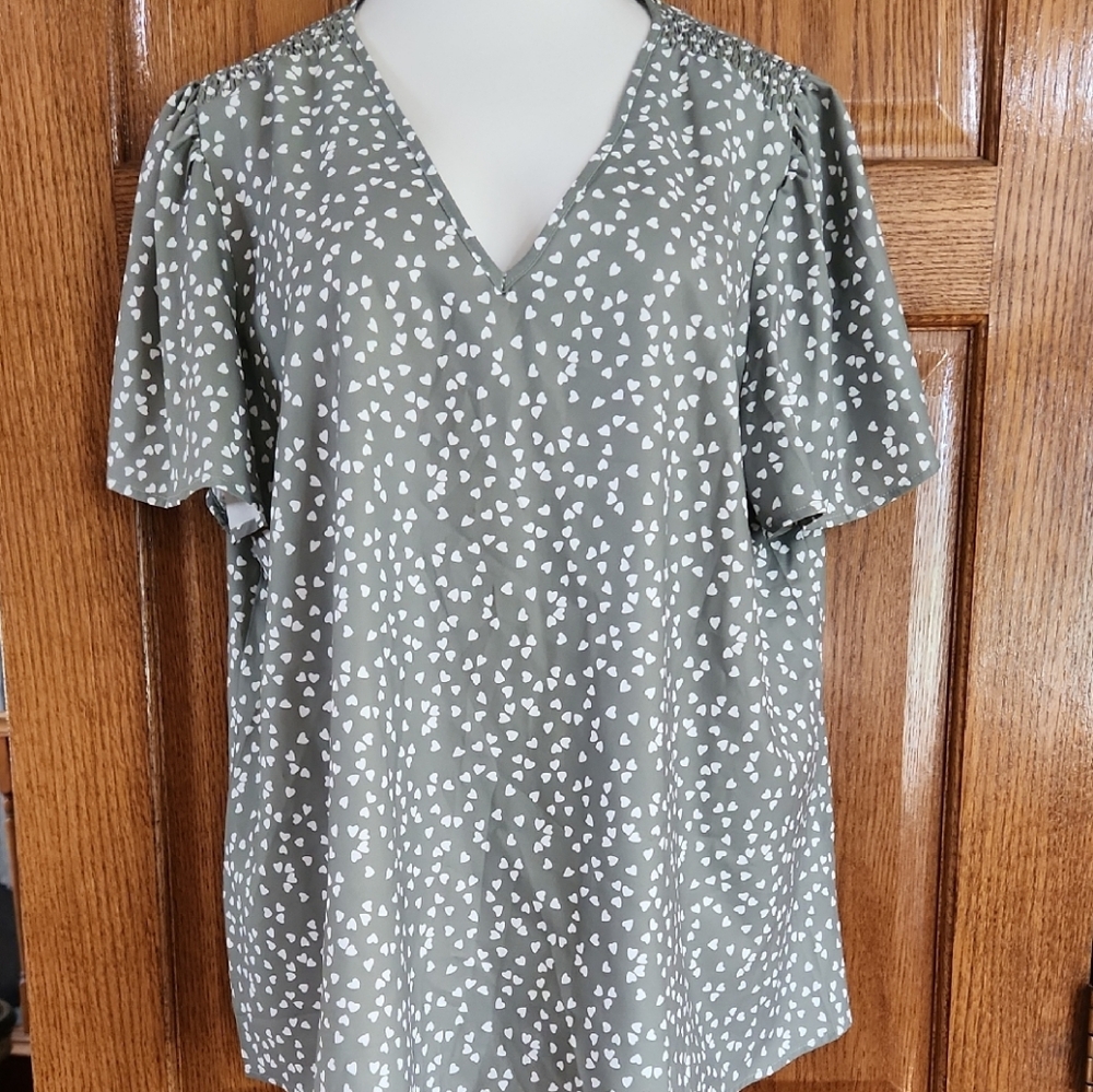 BloomChic Olive and White Heart Print Blouse